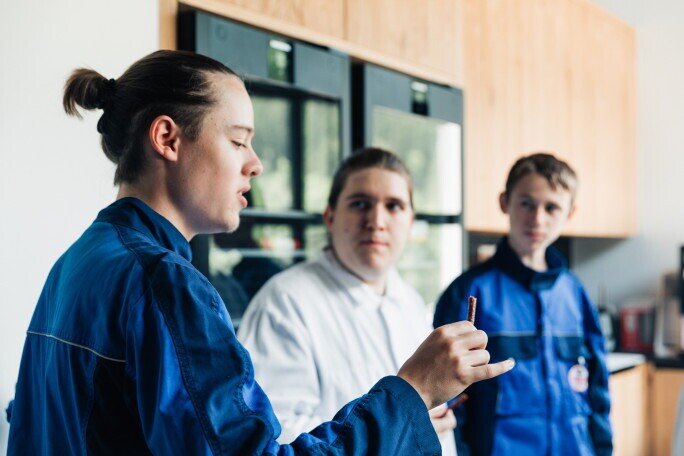 Ferialpraktikant:in Speckproduktion, 1. Bild
