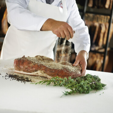 Fleisch würzen einsalzen Handl Tyrol